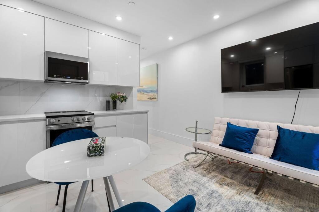 Brand New 2 Bedroom Point Grey Getaway Βανκούβερ Εξωτερικό φωτογραφία