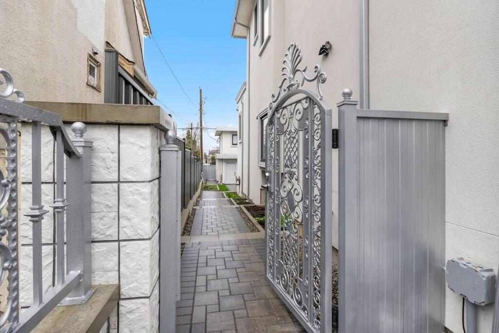 Brand New 2 Bedroom Point Grey Getaway Βανκούβερ Εξωτερικό φωτογραφία